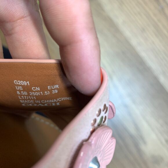 Coach Slides with Tea Rose Blossom Rivets In Chalk Pink Flower Sandal Flats 8.5B - Picture 7 of 9